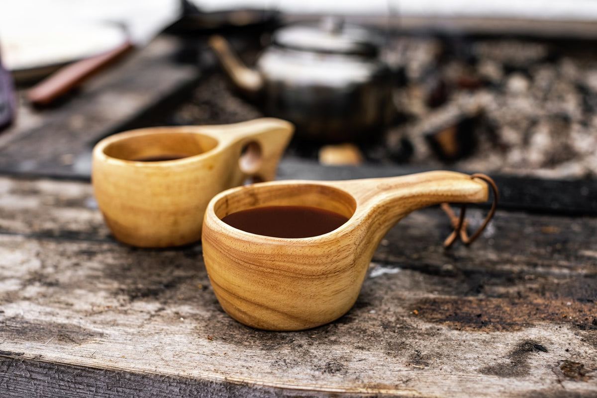 Holztasse mit Griff – HALLMARK