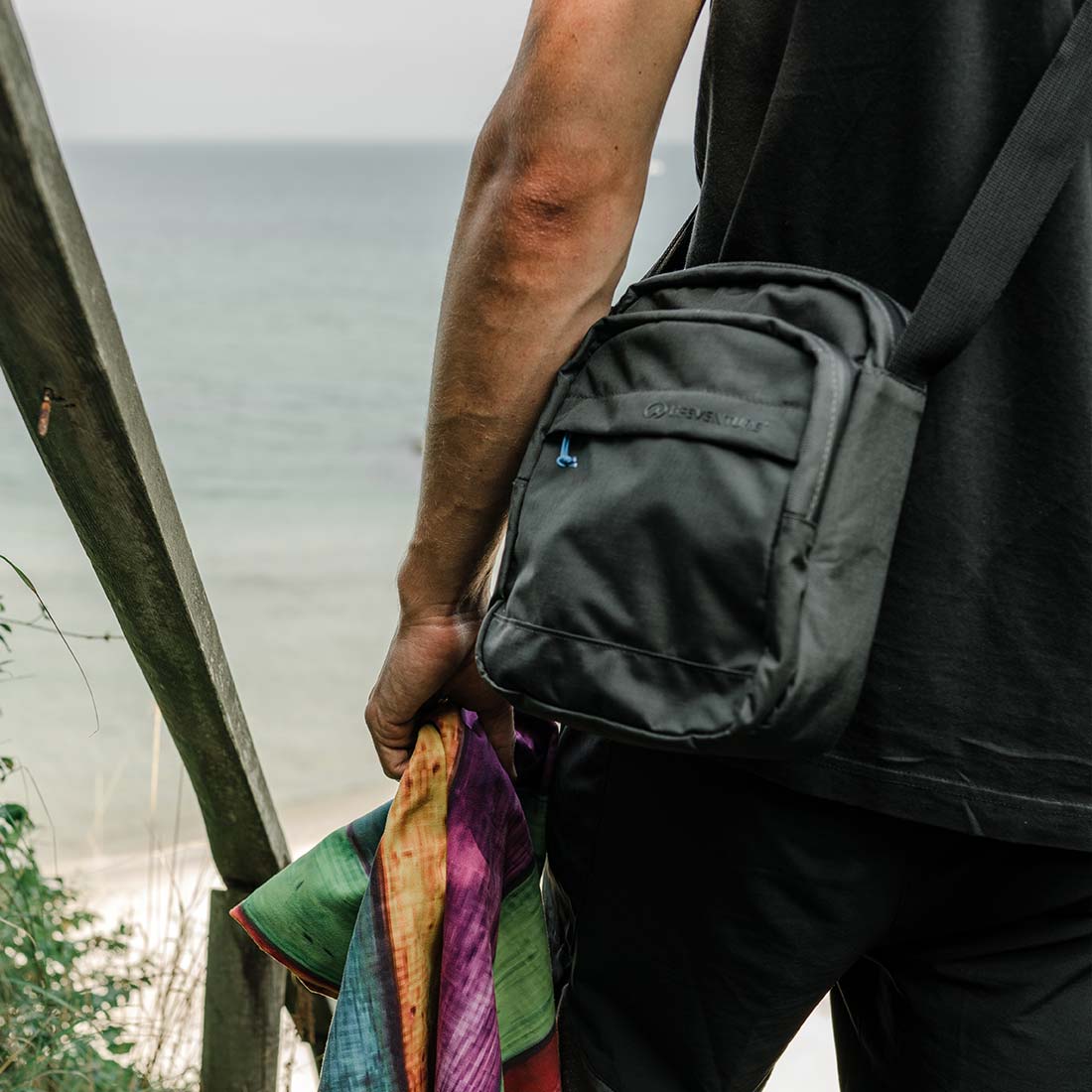 RFiD-Umhängetasche, recycelt, Grau – Life Venture
