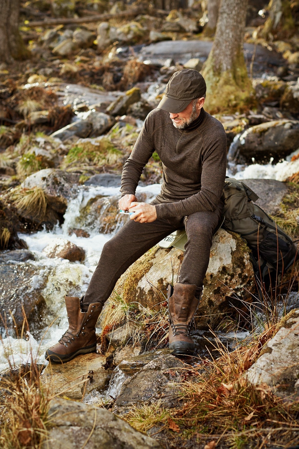 All Season Unterhemd mit hohem Kragen Shadow brown - Härkila