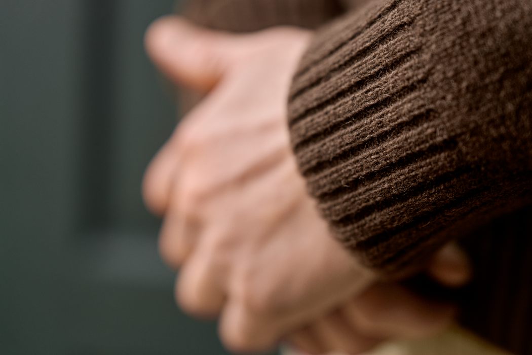 Merino-Pullover mit V-Ausschnitt Demitasse brown – Härkila