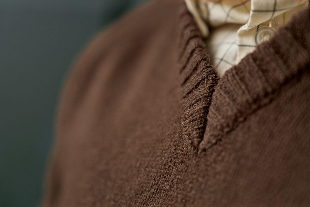 Merino-Pullover mit V-Ausschnitt Demitasse brown – Härkila