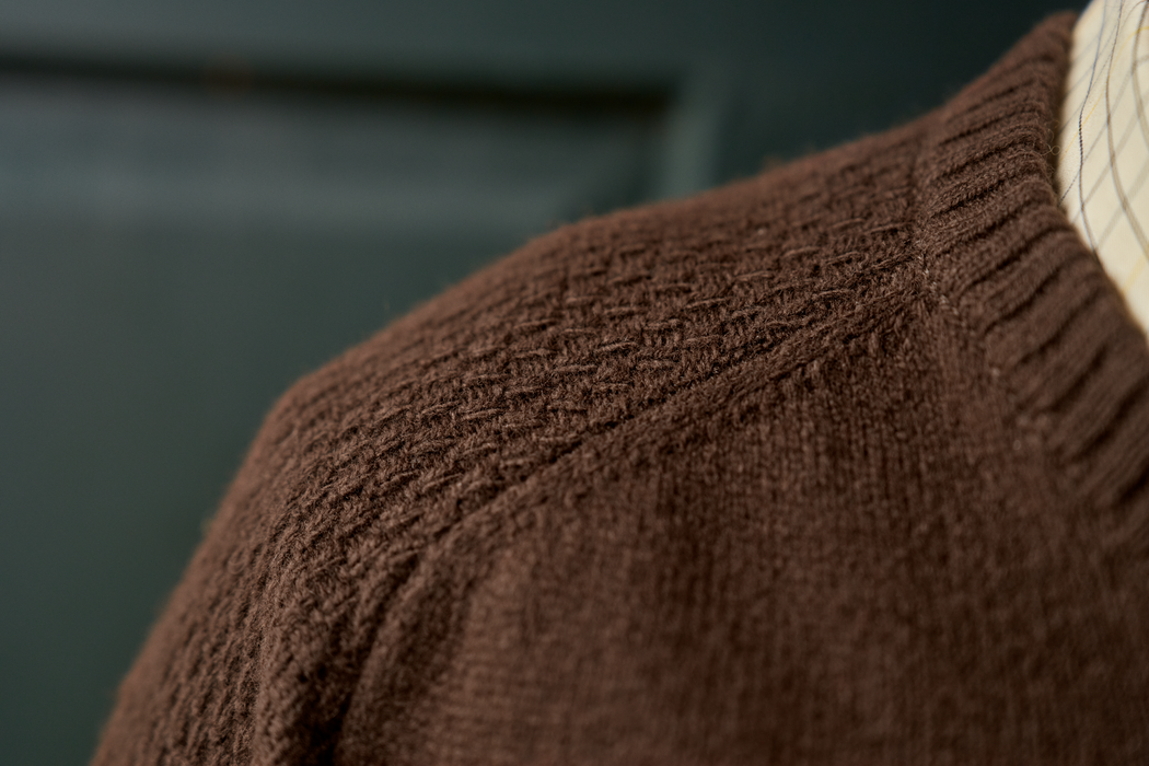 Merino-Pullover mit V-Ausschnitt Demitasse brown – Härkila