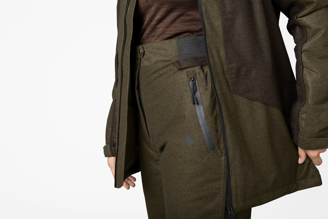 Verfügbare isolierte Hose Aya Pine green/Demitasse brown - Seeland