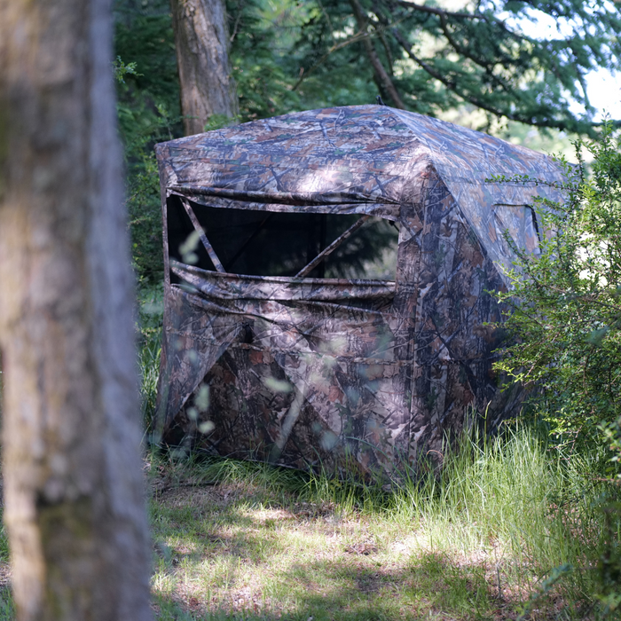 Tarnzelt mit Camouflage