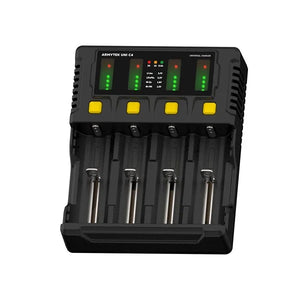 Uni C4 Ladegerät 4-fach / LED-Anzeige / Eingang AC 85-264V oder DC 12V / Ausgang bis zu 2A pro Kanal / für IMR/Li-Ion, Ni-MH, Ni-Cd, LiFePO4, Ni-Zn / Typ A oder Typ C / Auto-Adapter - Armytek