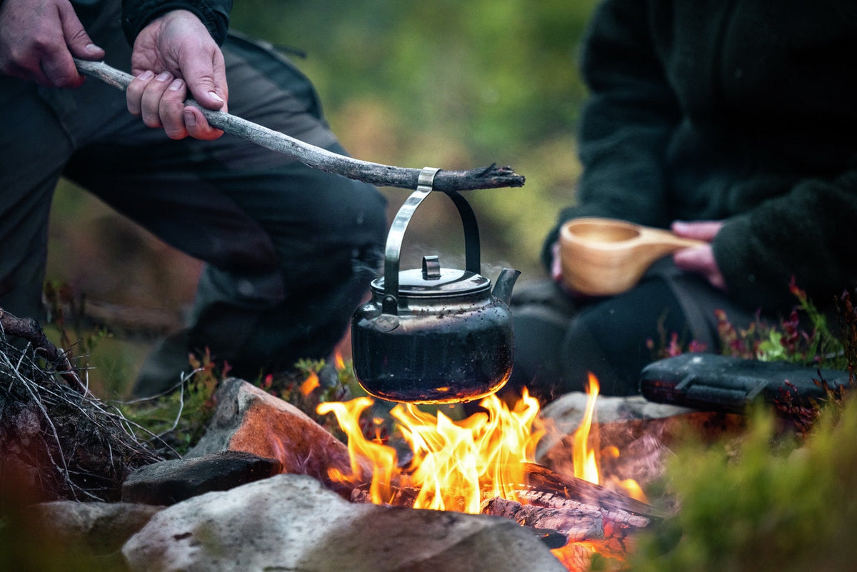 Holztasse mit Griff – HALLMARK