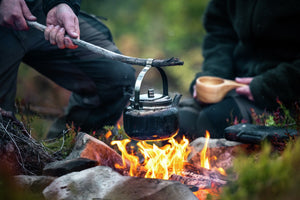 Holztasse mit Griff – HALLMARK