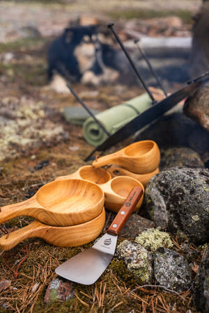 Holztasse mit Griff – HALLMARK