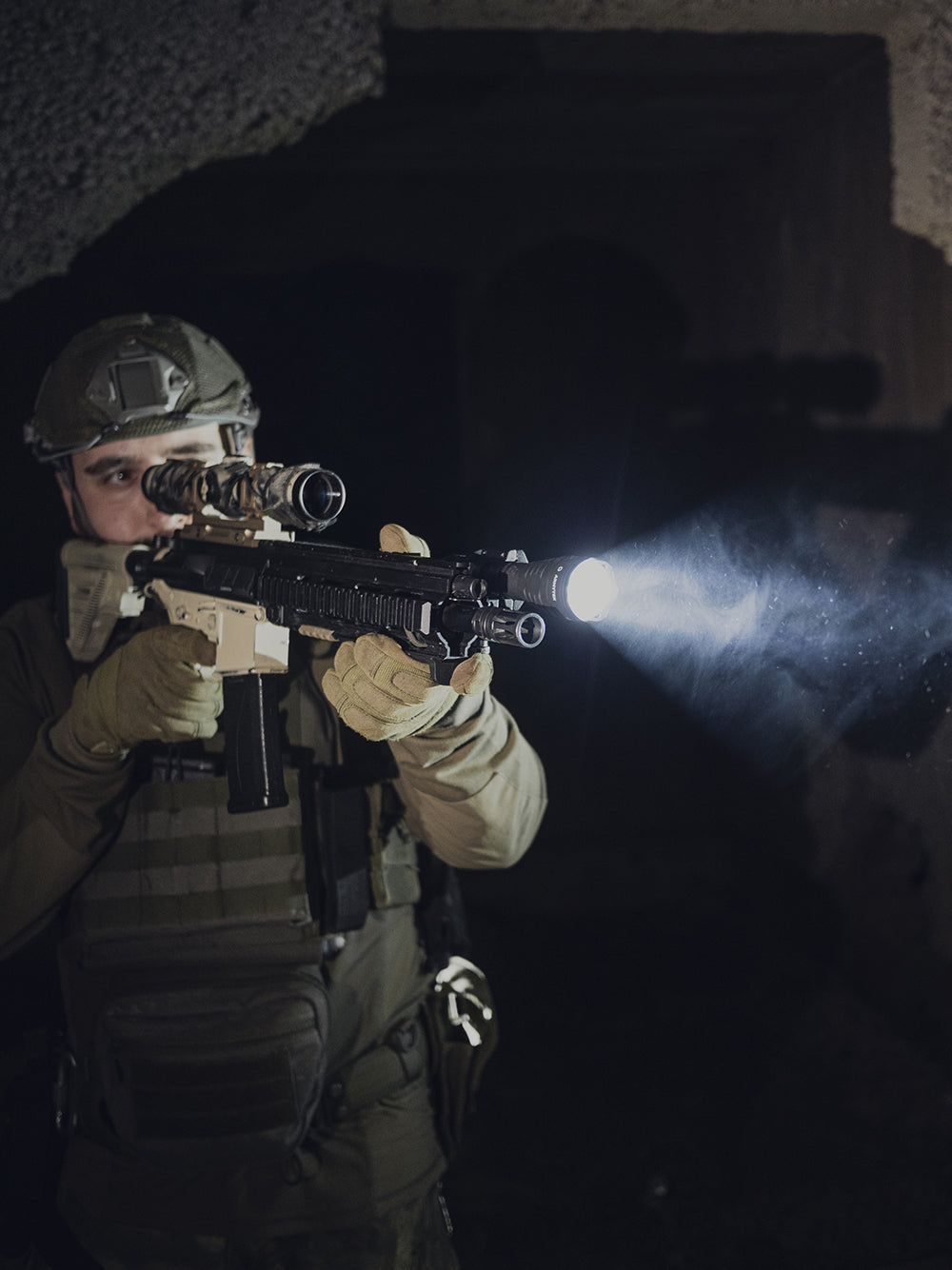 Predator Pro Magnet USB - Weiß - 1500 lm - 5°:40° - Armytek