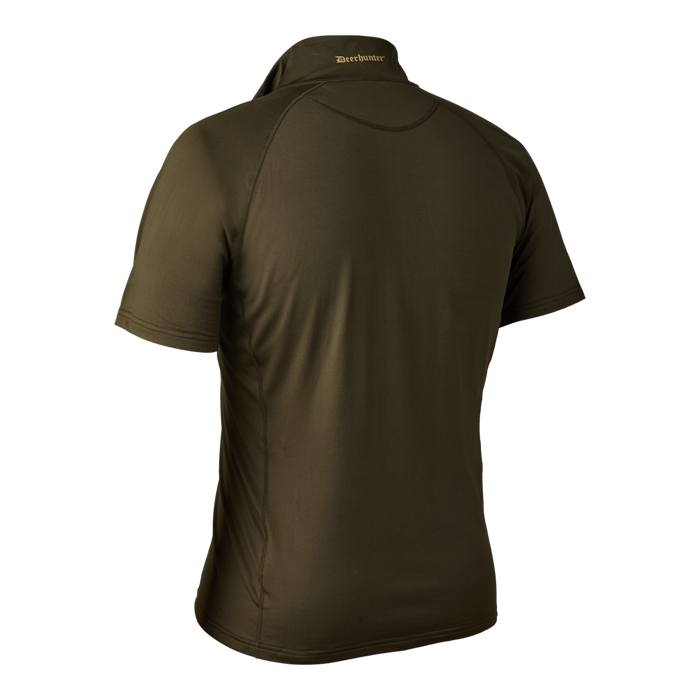 Isoliertes Excape-T-Shirt mit Reißverschluss am Hals – Grün – Deerhunter
