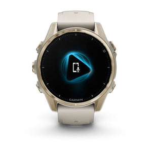 fēnix® 8 – 43 mm, AMOLED, Sapphire, Soft Gold mit Fog Grey/Dark Sandstone Silikonarmband – Garmin