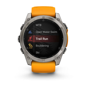 fēnix® 8 – 51 mm, AMOLED, Sapphire, Titanium mit Spark Orange/Graphite Silikonarmband – Garmin