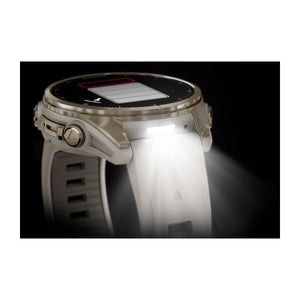 fēnix® 8 – 43 mm, AMOLED, Sapphire, Soft Gold mit Fog Grey/Dark Sandstone Silikonarmband – Garmin