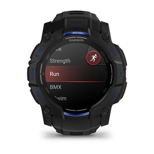 Instinct® 3 – 50 mm, AMOLED, Schwarz mit Schwarz/Bolt Blue Armband – Garmin